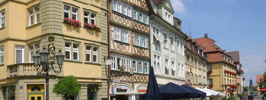 Shopping und Fabrikverkauf im Weinlandkreis Kitzingen - hier Blick in die Fußgängerzone von Kitzingen  Shopping und Farbrikverkauf